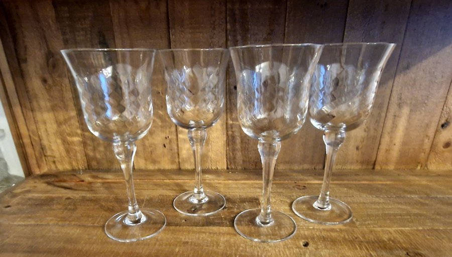 4 st Optic Swirl stora rödvinsglas röd vin glas vinglas i vintage modell