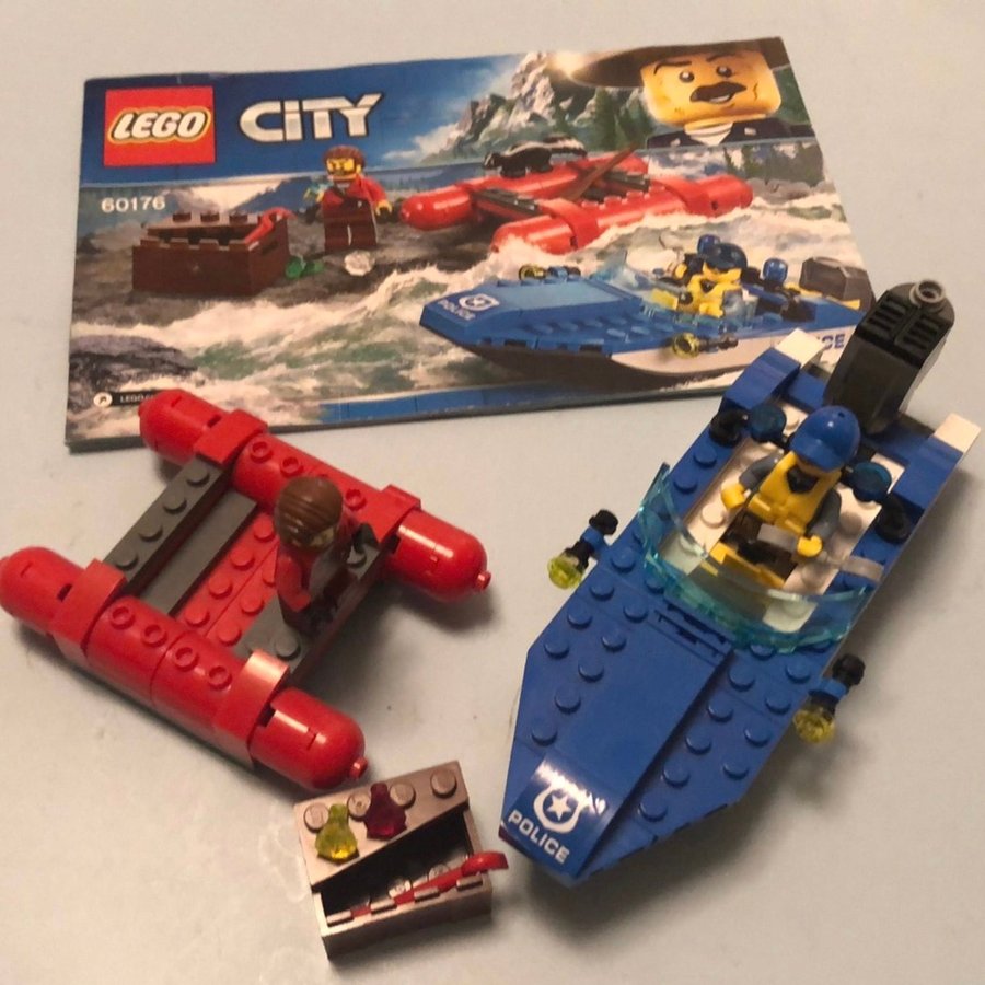 Lego City 60176 Polisbåt och Räddningsflotte