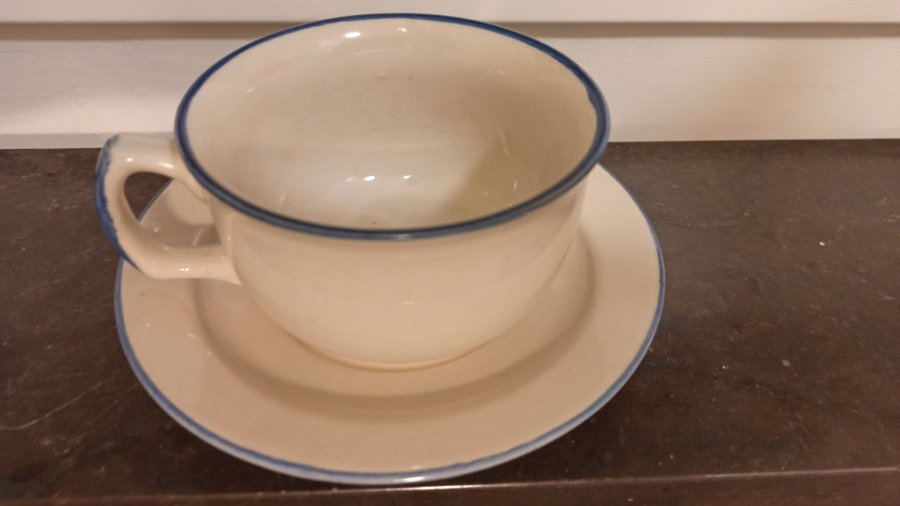 KINESISK KOPP MED FAT,HÖJD 8,2 CM, DIAM. 16,5 CM,  VINTAGE CHINESE TEA-CUP SET.