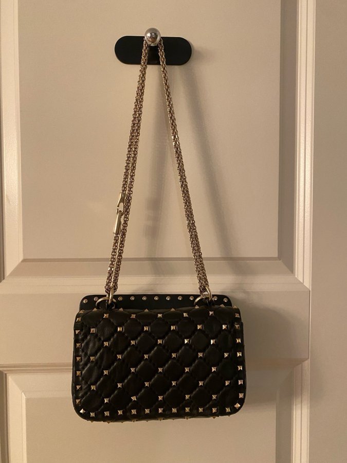 Svart valentino väska small spike rockstud med alla tillbehör :)