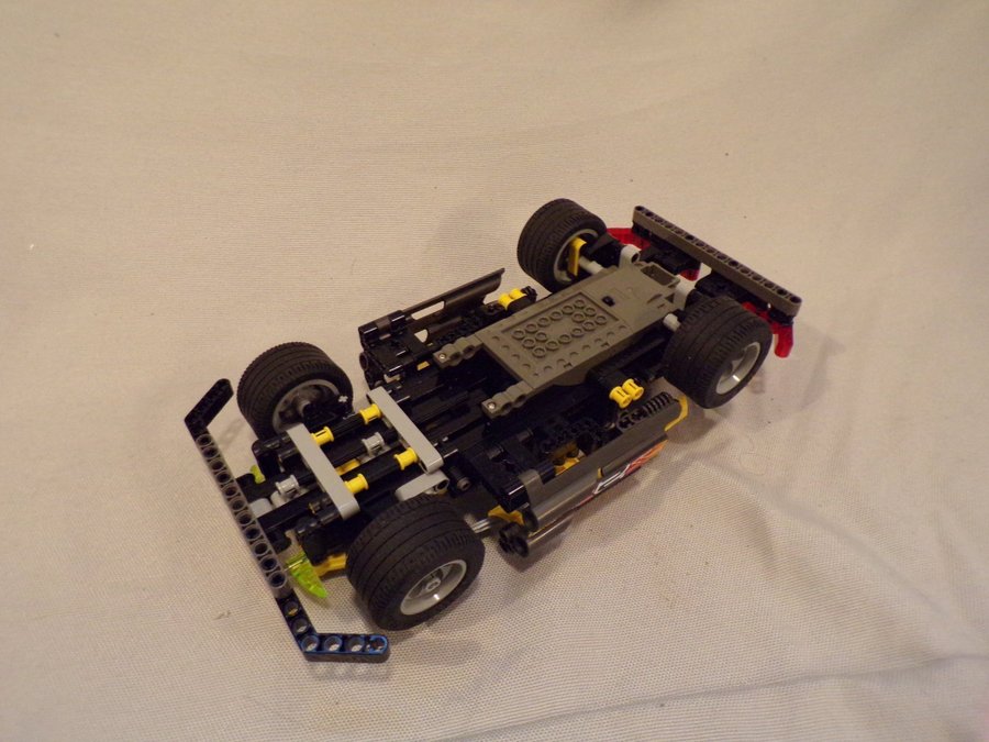 Lego Racer 8472 Street n Mud racer, komplett med motor, instruktion och kartong