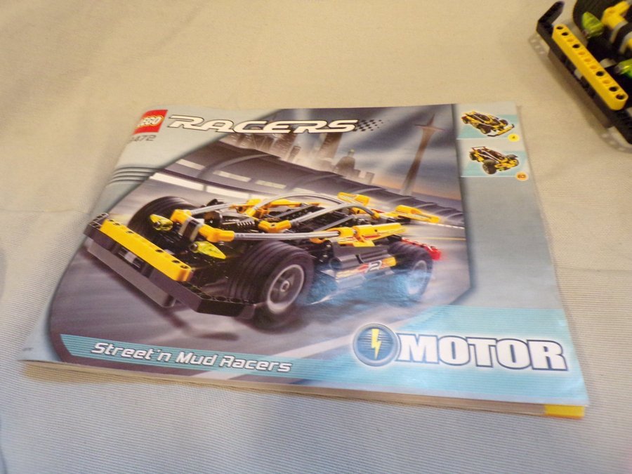 Lego Racer 8472 Street n Mud racer, komplett med motor, instruktion och kartong