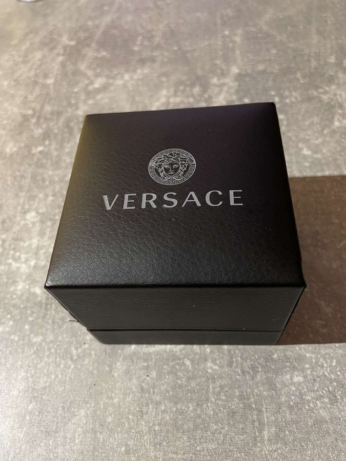 Versace Ask