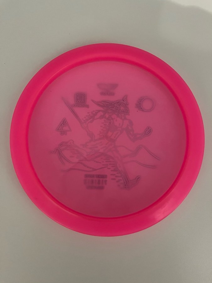 Ny Yikun discs Phoenix Fairway-driver