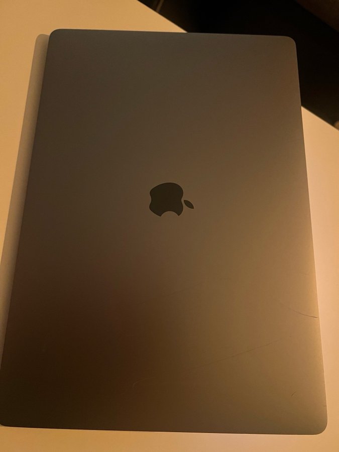 MacBook Pro 2019 16"