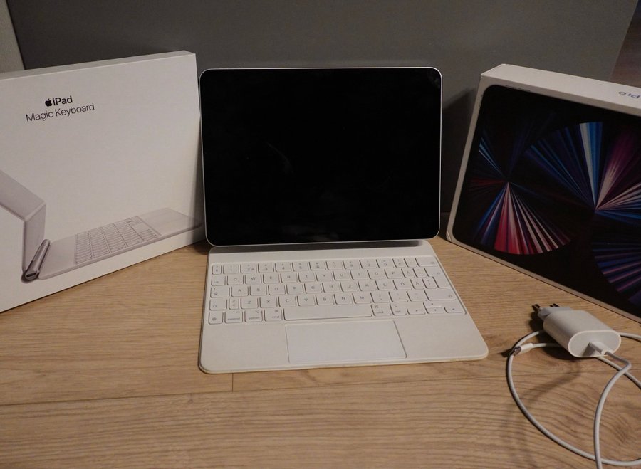 iPad Pro M1 11” Silver 3rd gen + Magic Keyboard Vit