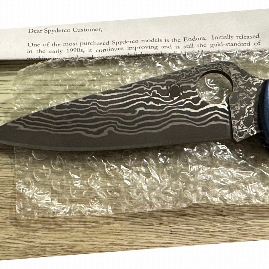 Spyderco Enduras Damascus Blue Jigged-Bone Ny  oanvänd