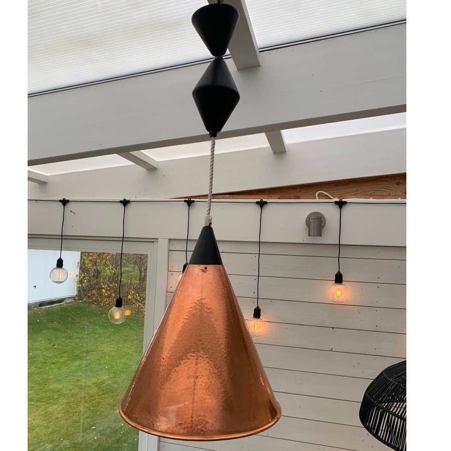 Vintage retro taklampa i koppar kopparlampa med hissfunktion