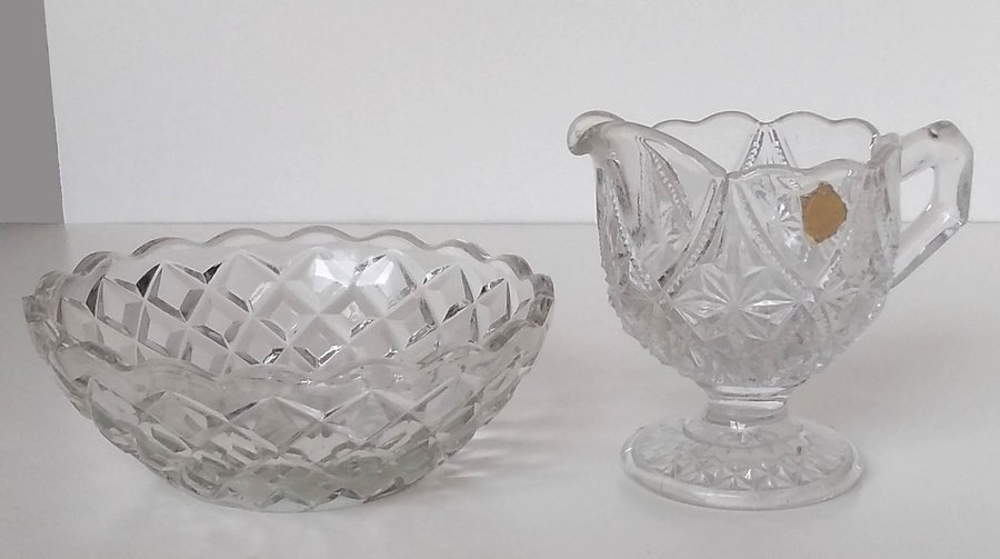 Sockerskål och gräddkanna, glas/kristall, 1900-tal