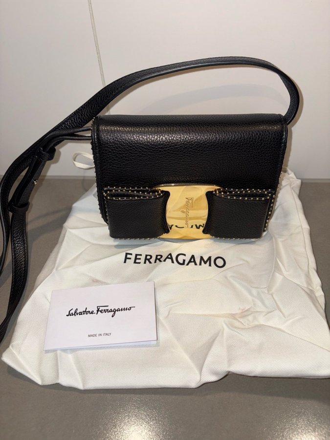 Salvatore Ferragamo crossbody väska