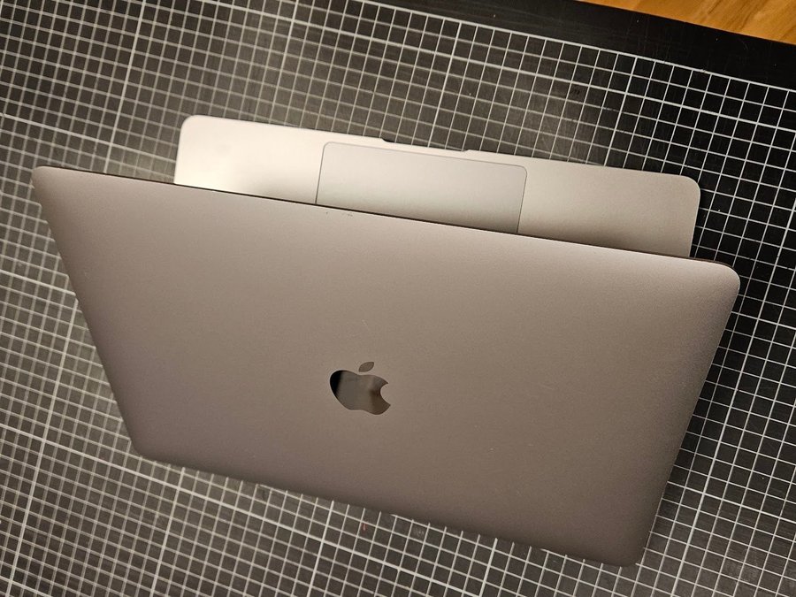 MacBook Air 2019 bara för delar