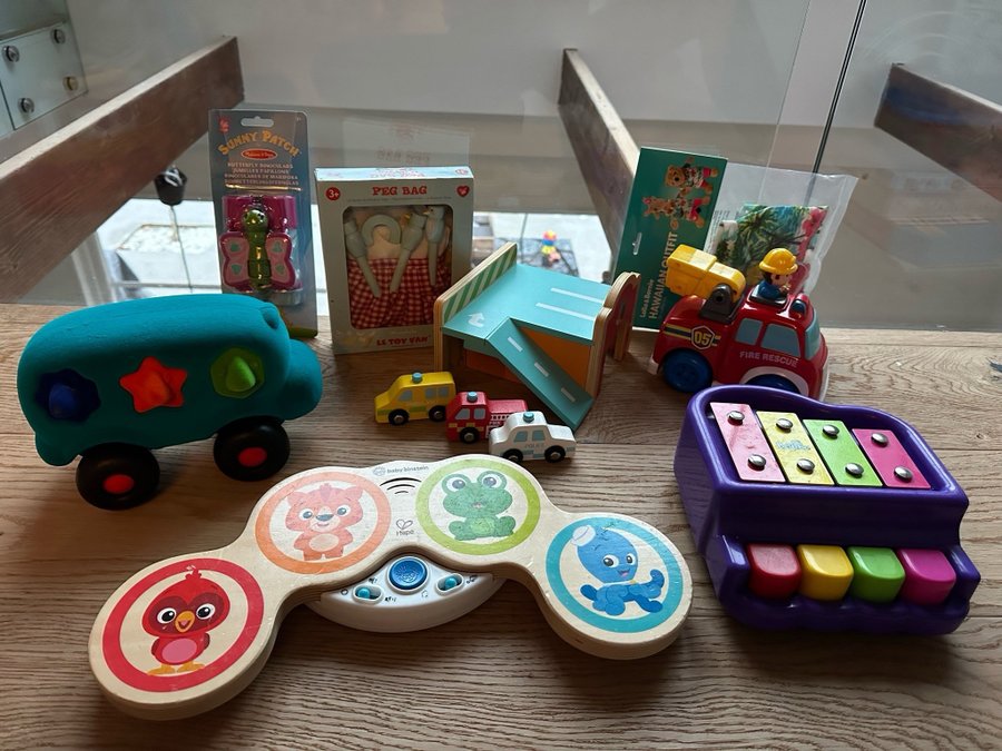 Leksakspaket, memory, pyssel, bilar, piano, baby Einstein, kulbana, garage