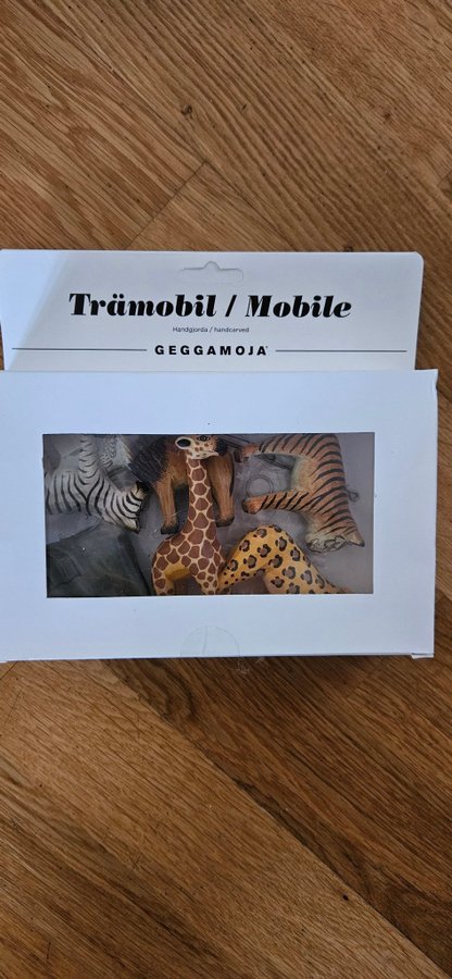 Geggamoja trämobil+ stora le girafe