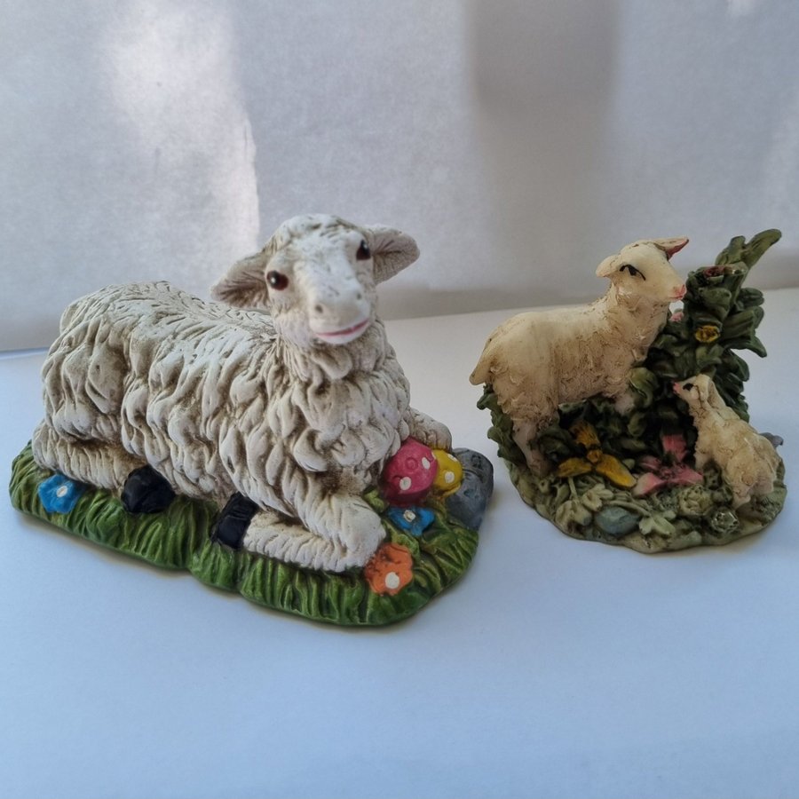 2 får - lamm figuriner av porslin Staffordshire vintage lammfigur