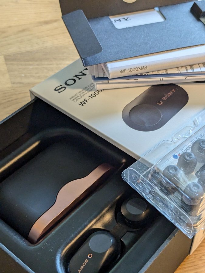 Sony trådlösa in ear-hörlurar WF-1000XM3 (svarta)