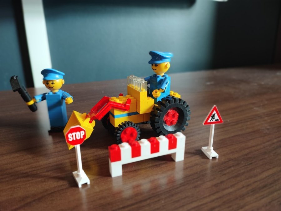 Lego set 214 Road repair crew