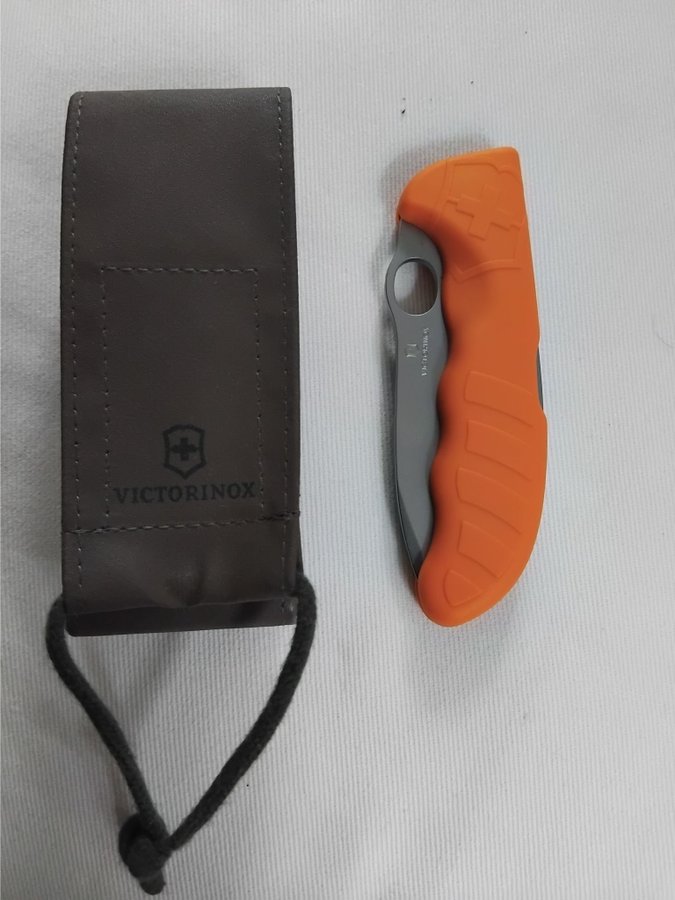 Viktorinox army knife Hunter pro