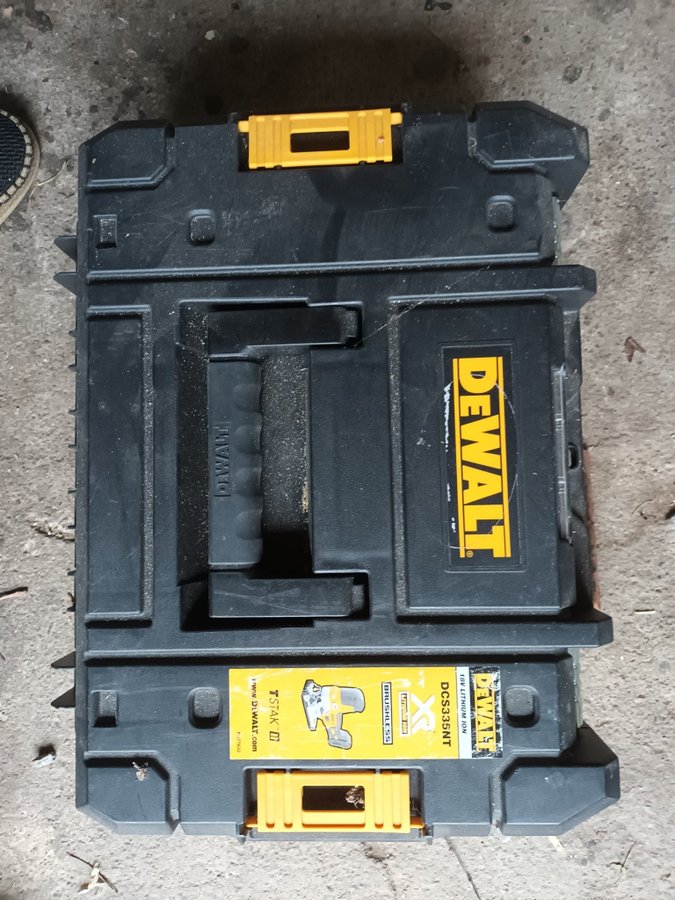 DEWALT DCS335NT SÅG