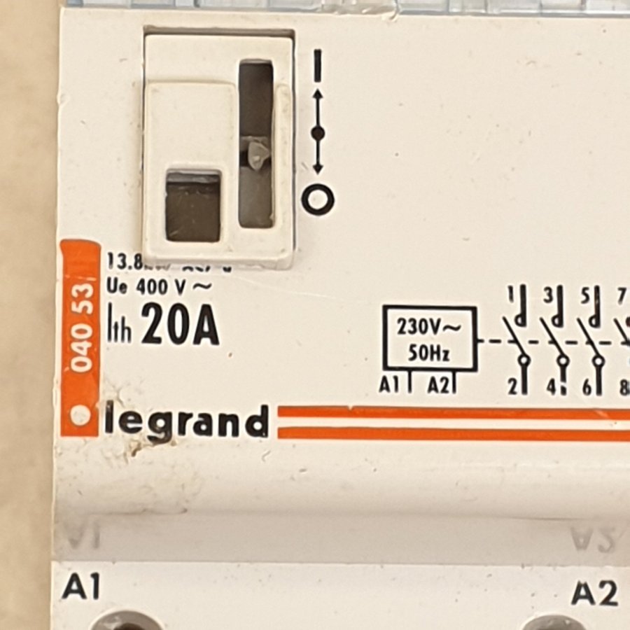 Jordfelsbtytare, Legrand 20A, för DIN skena