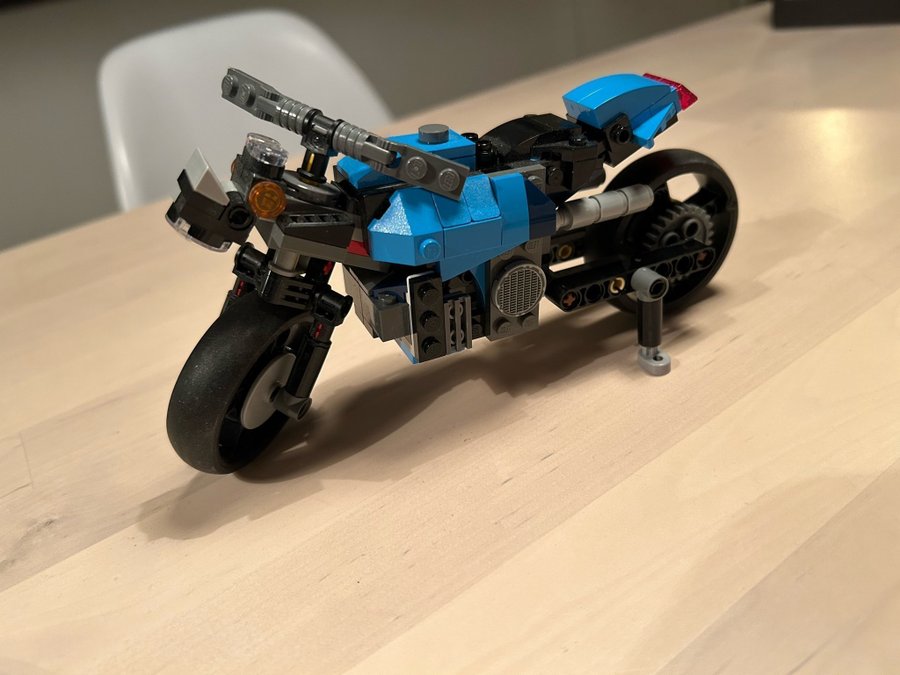 Lego Creator 3-in-1 Supermotorcykel 31114