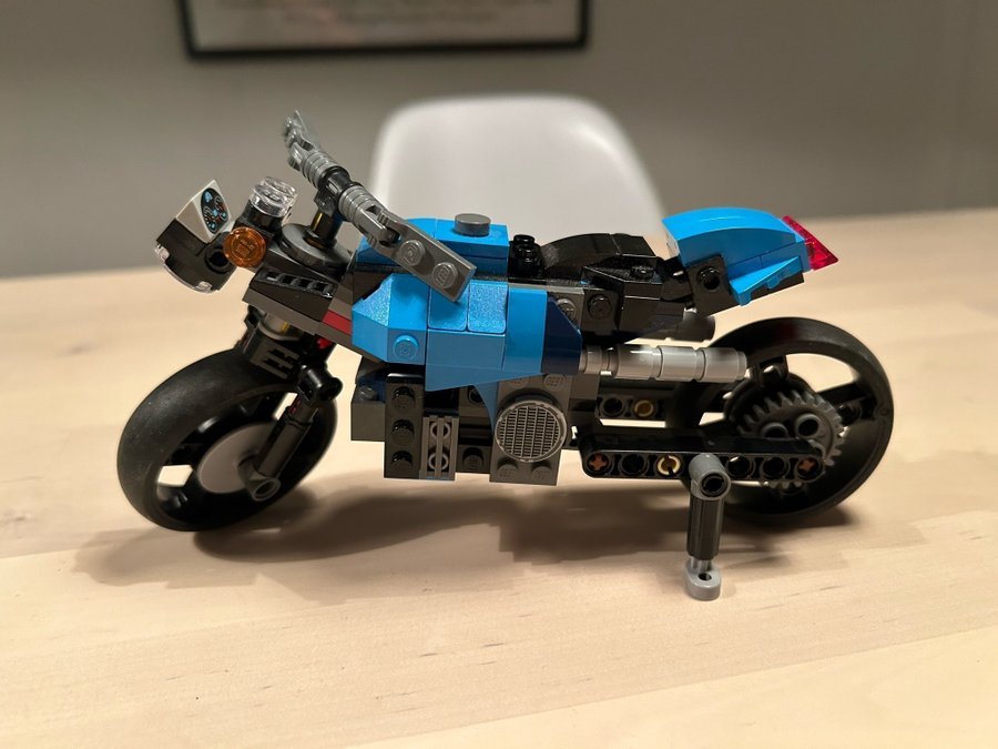 Lego Creator 3-in-1 Supermotorcykel 31114