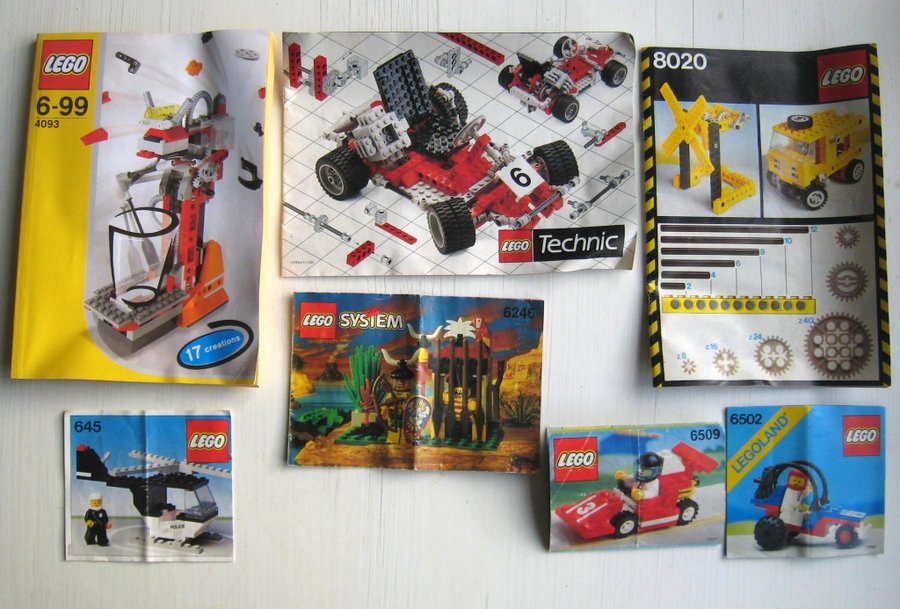 3 st gamla Lego kartonger + 10 st beskrivningar/katalog