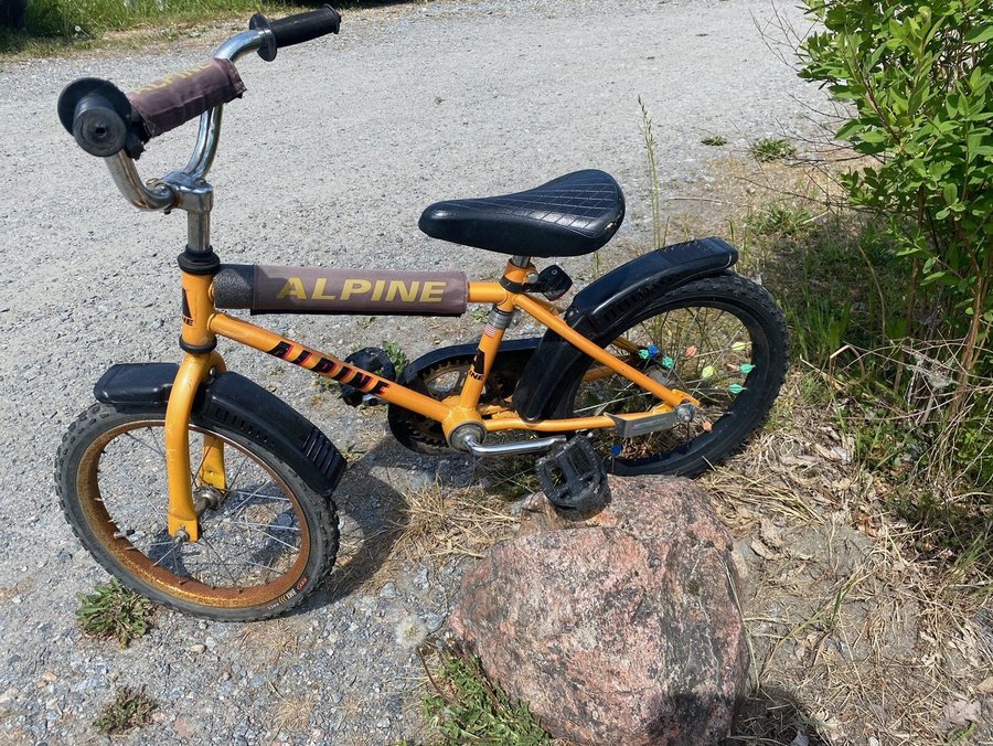 cykel alpine 17 tum pojkcykel mtb modell fungerar fint cool men äldre fotbroms