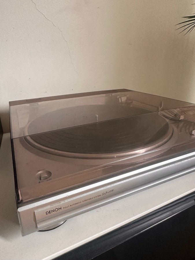 Denon DP-29F vinylspelare