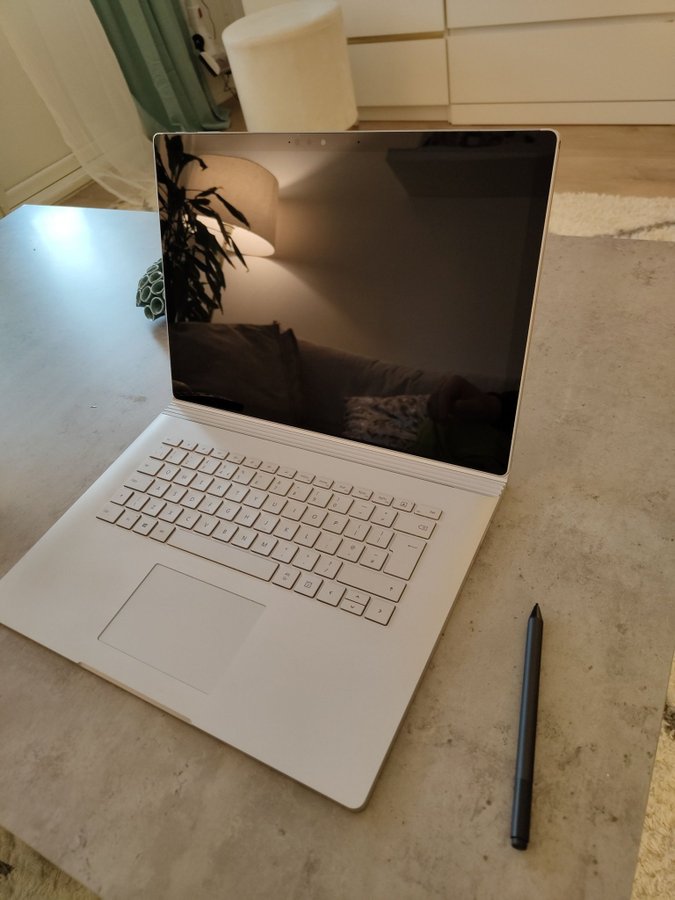 Microsoft Surface Book 2 15"