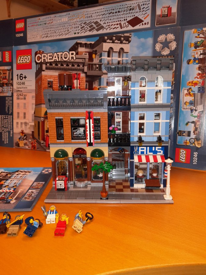 LEGO Creator Expert 10246 Detective's Office