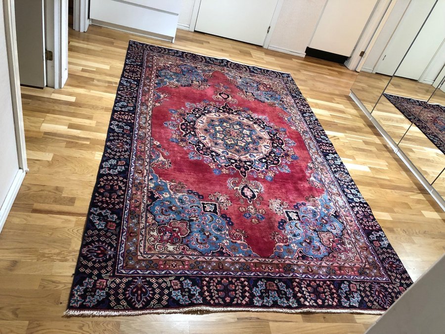 Charmig sliten äkta handknuten orientalisk ullmatta 167x270 cm