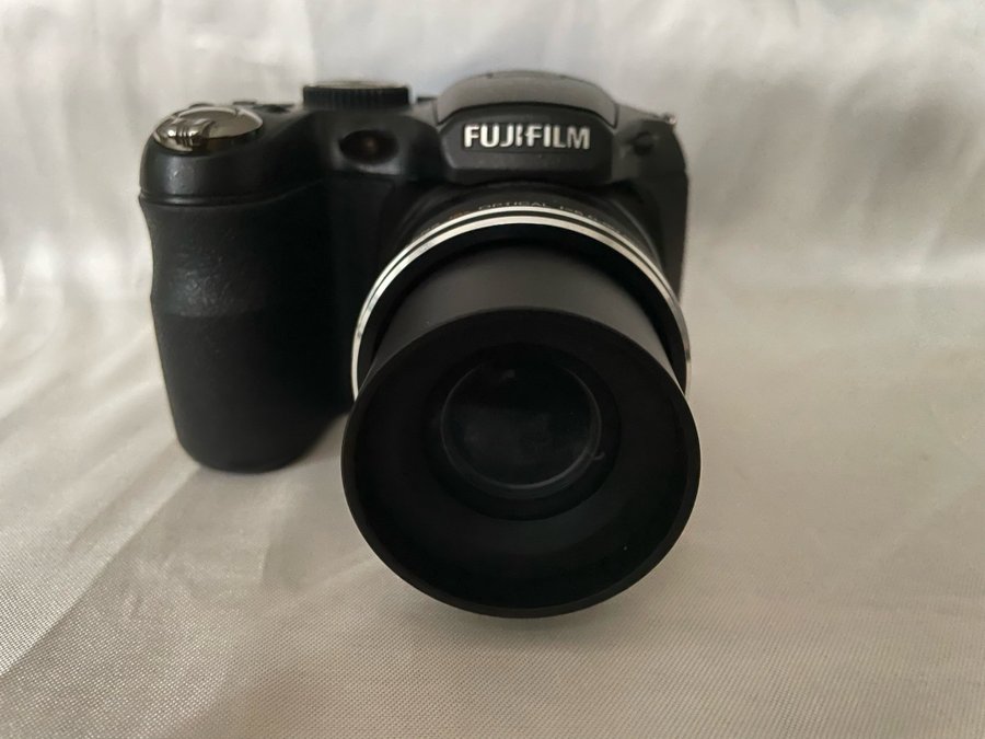 Fujifilm FinePix S1800 Digitalkamera