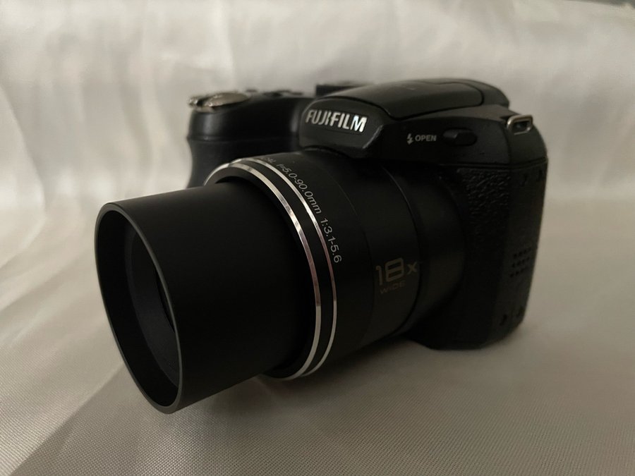 Fujifilm FinePix S1800 Digitalkamera