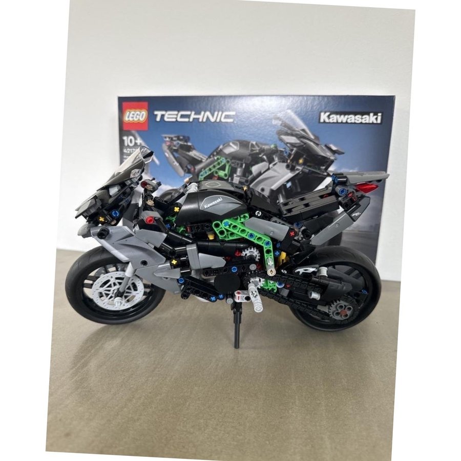 LEGO Technic Kawasaki Ninja H2R 42110