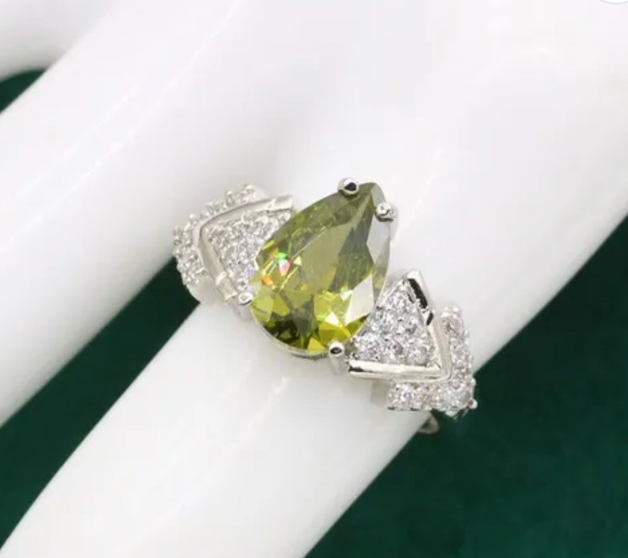 peridot cz imitation silverpläterade ring 925 stämplat storlek 18