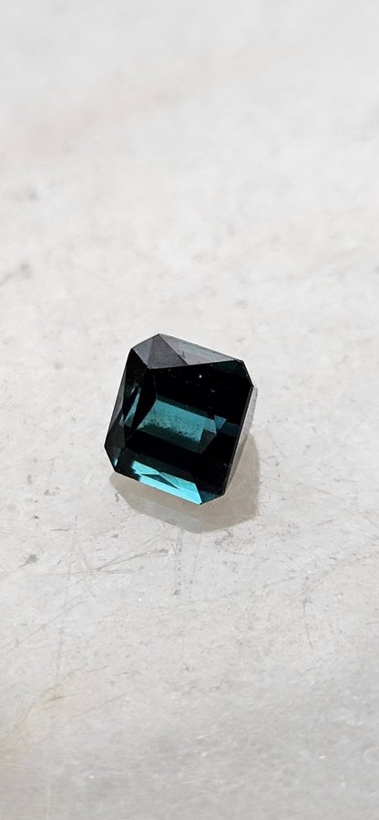 Naturlig Indigo Turmalin 1.79Ct