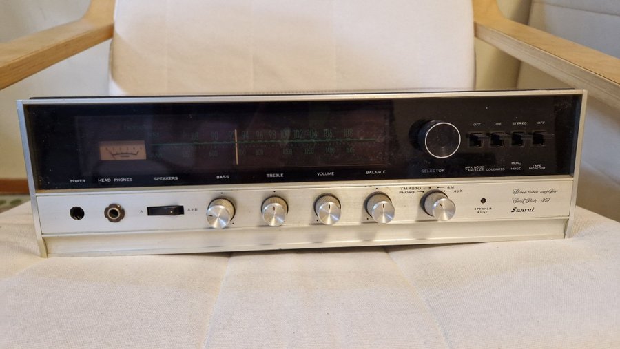 Vintage förstärkare Sansui solid state 350 Stereo Tuner/Amplifier