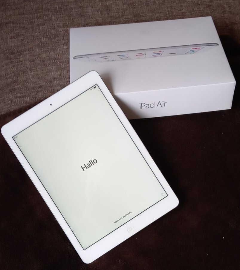 iPad Air Wi-Fi 16GB Silver.