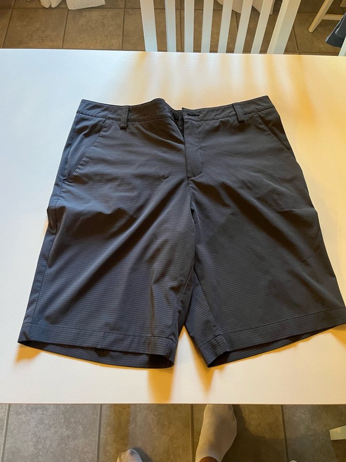 Puma golf shorts, storlek 34