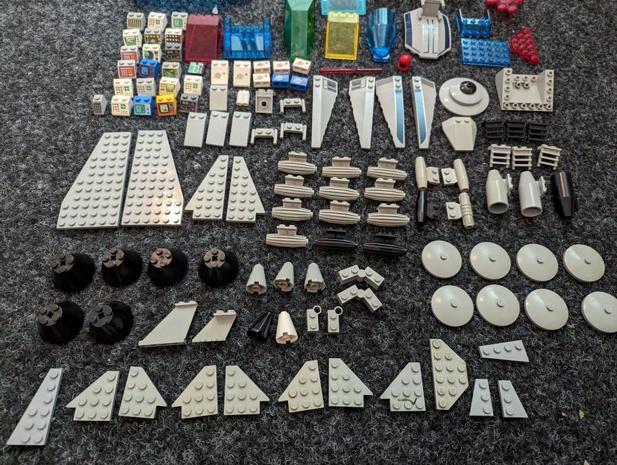 LEGO RYMD 136 delar från 80-tal och framåt