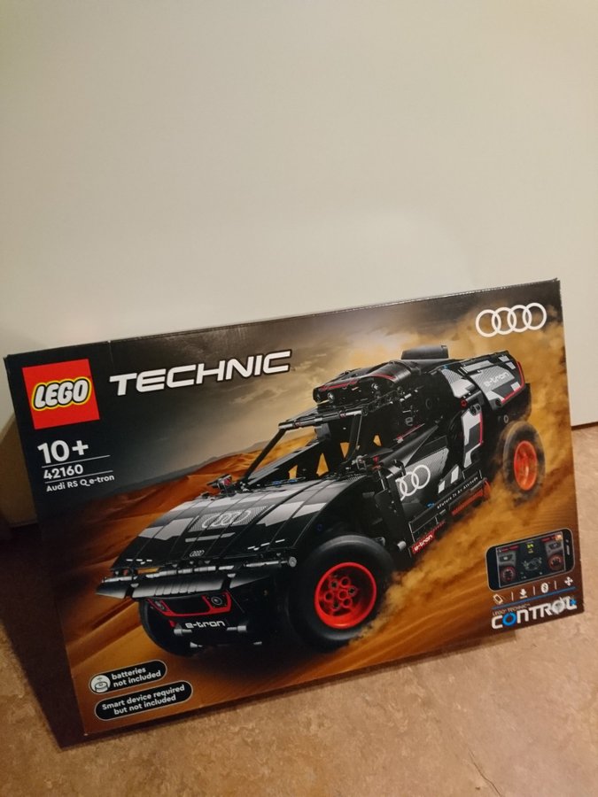 NYTT LEGO Technic 42160 Audi RS Q e-tron