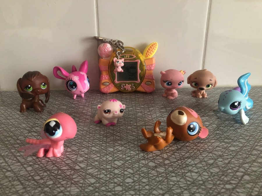 Littlest Petshop, 8 LPS figurer och ett LPS spel/tamagotchi/digitalt djur