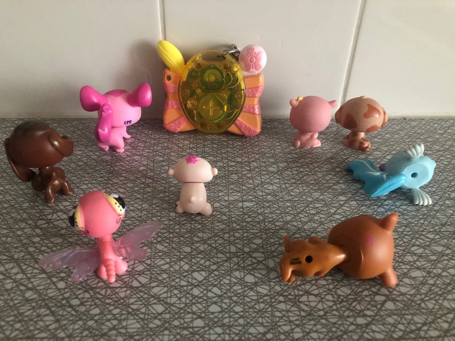 Littlest Petshop, 8 LPS figurer och ett LPS spel/tamagotchi/digitalt djur