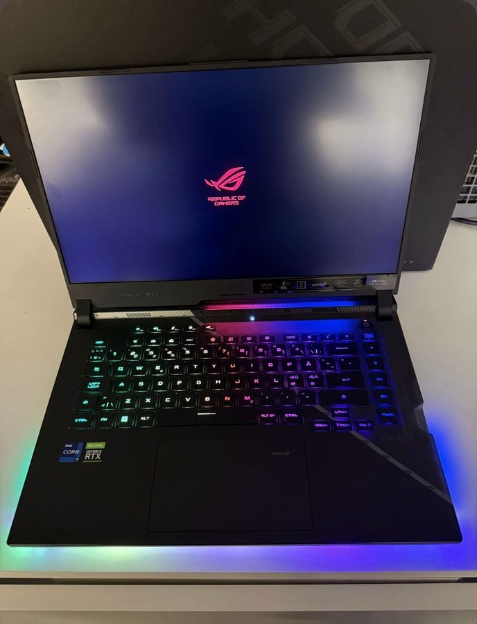 ASUS ROG Strix Scar 15 - i9 - 16GB - 1TB - RTX 3070 Ti (2022)