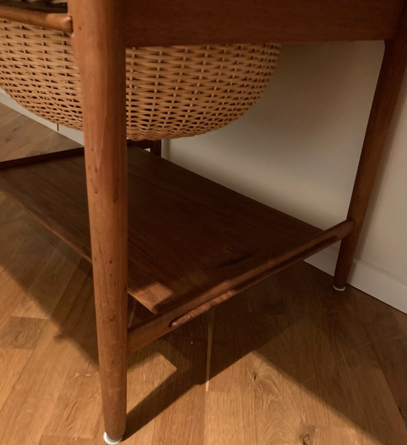 Sybord teak  ek, danska designer Hans Wegner 1960-talet vintage