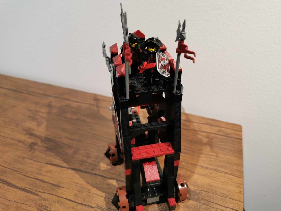 Lego Knights Kingdom 8800 - Vladek's Siege Engine