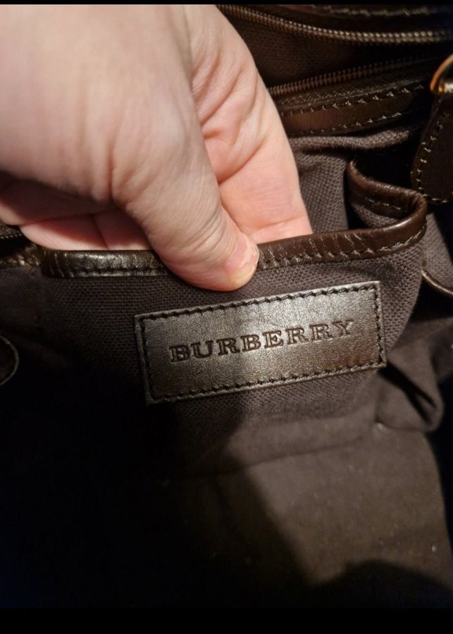 Burberry skötväska