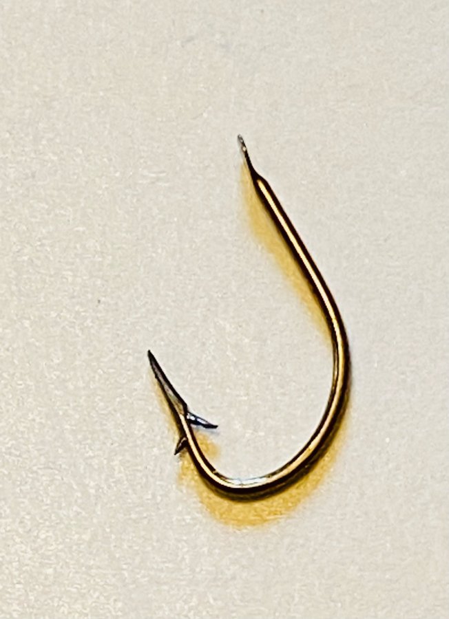 MUSTAD nr 11. Qual 262 A. special småkrokar med hulling även på motsatt sida!