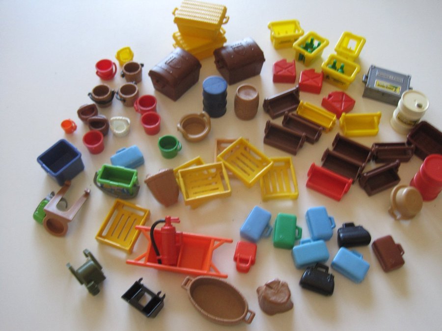 Playmobil Accessories suitcases bottles bags buckets and loads more!