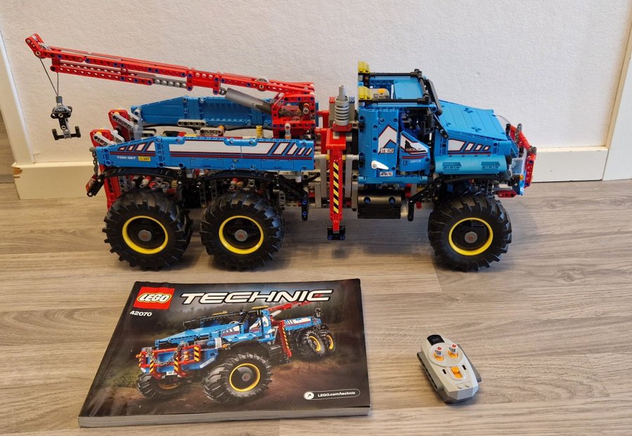 LEGO Technic 42070 6x6 All Terrain Crane